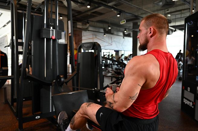 Cours de stéroïdes pour augmenter la force et le gain musculaire